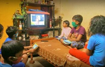 எட்டாக் கனியான ஆன்லைன் கல்வி: ஆய்வில் தகவல்