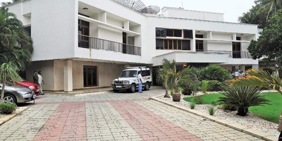 ஜெ.யின் நினைவு இல்லம்! அரசு பணம் ரூ.100 கோடியா?