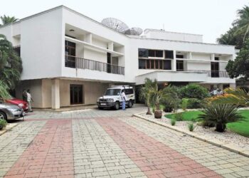 ஜெ.யின் நினைவு இல்லம்!                              அரசு பணம் ரூ.100 கோடியா?