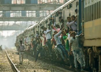 சிறப்பு ரயிலில் இறந்த புலம்பெயர் தொழிலாளர்கள் விவரம்: பதில் தர மறுக்கும் ரயில்வே அமைச்சகம்