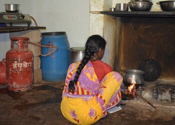 சமையல் எரிவாயு மானியத்தை ரத்து செய்யும் பா.ஜ.க.அரசு! கொரோனா காலத்தில் 18 கோடி  குடும்பங்களை பாதிக்கும் மோடி அரசின் கொடூர நடவடிக்கை!