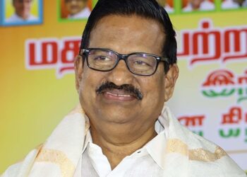 பிரதமர் மோடியை தமிழகத்தில் நுழைய விடமாட்டேன் என்று பேசிய குஷ்பூ, ஐந்து நாட்கள் கழித்து பா.ஜ.க.வில்  சேர்ந்த மர்மம் என்ன? தலைவர் கே.எஸ்.அழகிரி கேள்வி