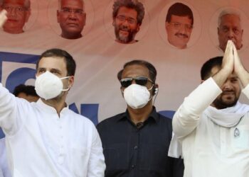 கல்வானில் ராணுவ வீரர்கள் கொல்லப்பட்ட போது மோடி என்ன செய்து கொண்டிருந்தார்? : ராகுல் காந்தி கேள்வி