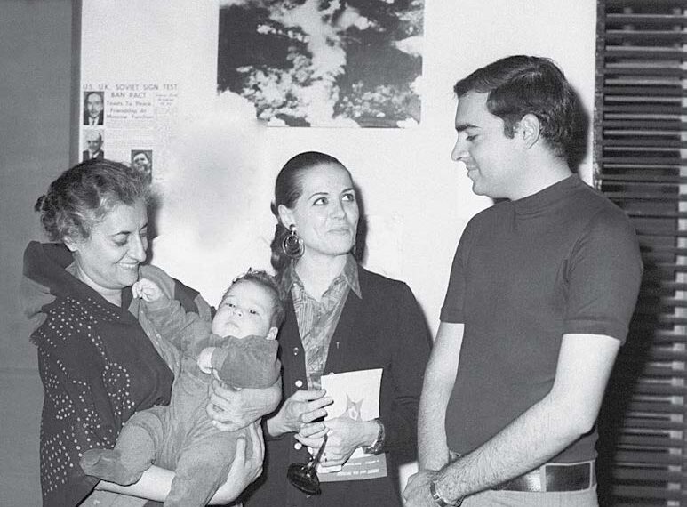 அன்னை இந்திராவுக்கு உறுதுணையாக ராஜிவ் – சோனியா!