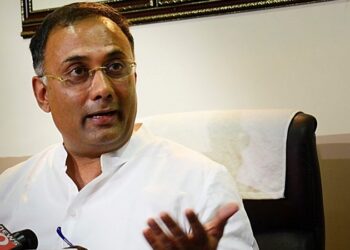 கே.எஸ்.அழகிரி தலைமையில் தேர்தலை சந்திப்போம்! மாநில, மாவட்ட நிர்வாகிகளை விரைவில் மாற்றம் செய்வோம் – தினேஷ் குண்டுராவ் பேட்டி