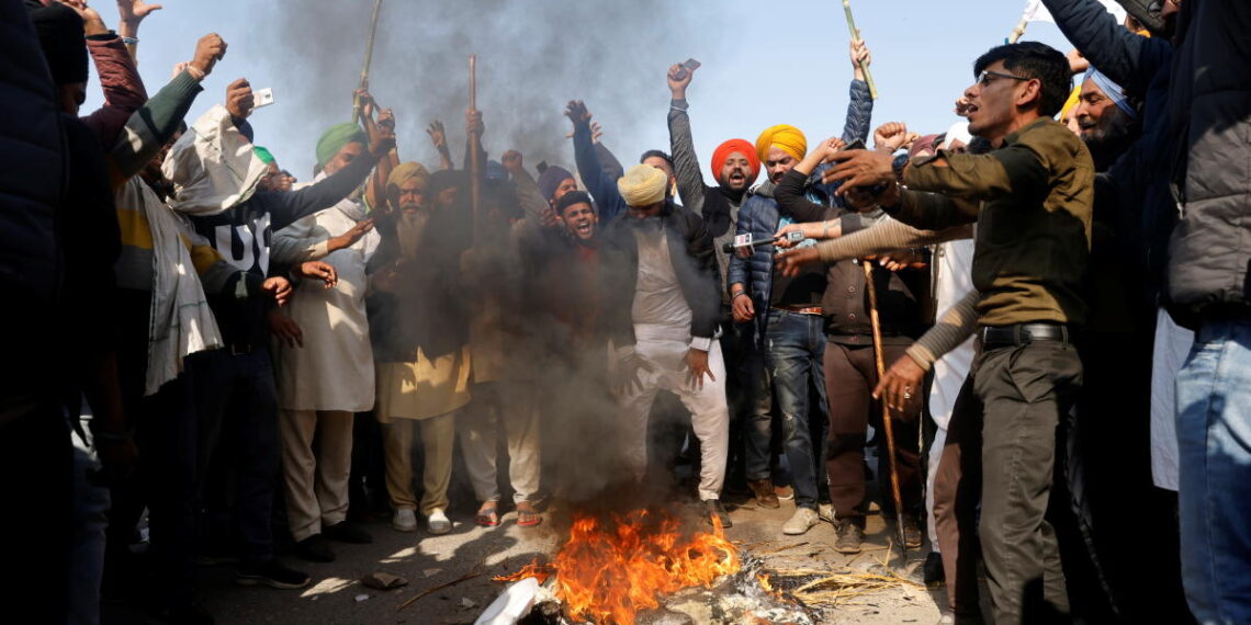 விவசாயிகளின் எழுச்சிமிக்க ‘தில்லி சலோ’ போராட்டம்! தில்லியை திணறவைத்த விவசாயிகள்!