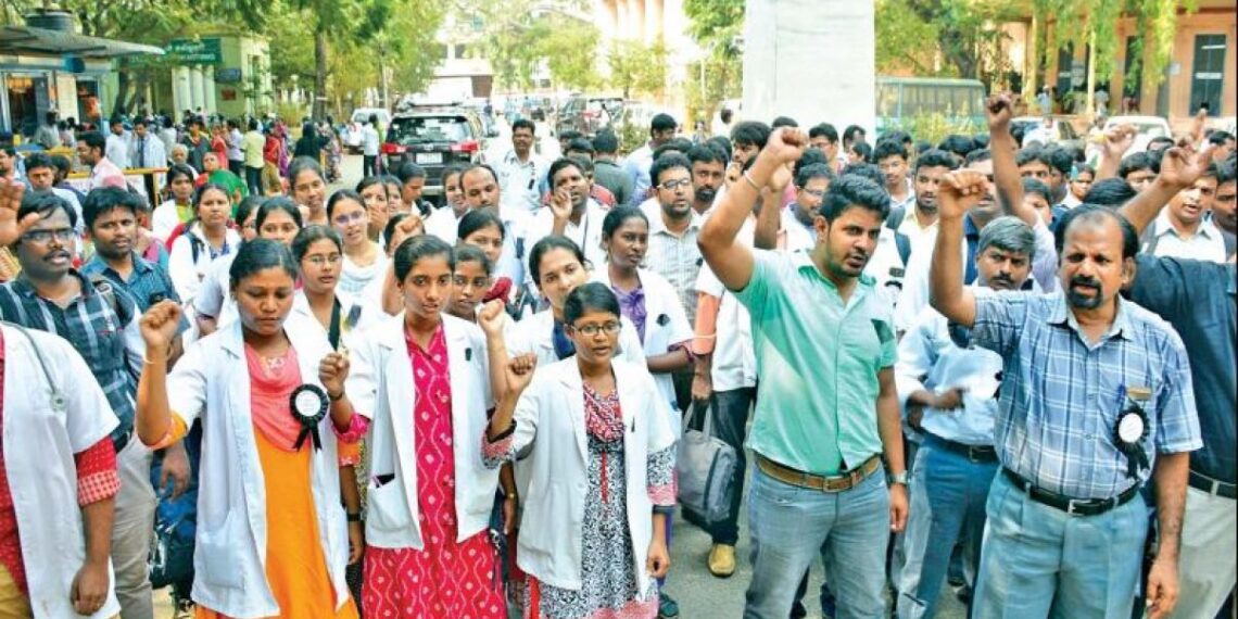 கொரோனாவை எதிர்த்துப் போராடும் அரசு மருத்துவர்களுக்கு ஊதிய உயர்வை மறுக்கும் தமிழக அரசு! தலைவர் கே.எஸ்.அழகிரி கண்டனம்