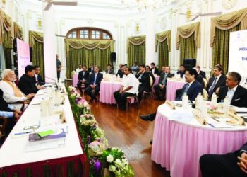 ”ஏழை கண்ணீரும் இந்திய கோடீசுவரர் சொத்து உயர்வும்” : கொரோனா வைரஸை விடக் கொடிய நிகழ்வு