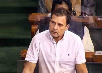 நாம் இருவர் நமக்கு இருவர் பாணியில் நாட்டை வழிநடத்தும் 4 பேர் : மக்களவையில் ராகுல் காந்தி ஆவேசம்