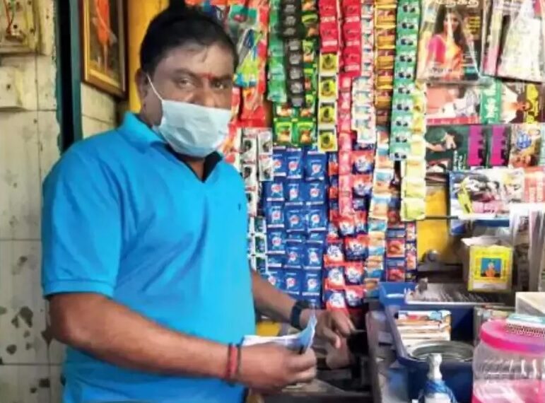 எரிபொருள் விலையை ஏற்றி ஏழைகள் வயிற்றில் அடிக்கும் மோடி : பொங்கி எழும் பொது ஜனங்கள்