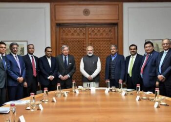 மோடி ஆட்சியில் 100 கோடிஸ்வரர்கள் கடந்த ஆண்டில் மட்டும் குவித்த சொத்து மதிப்பு ரூ.13 லட்சம் கோடி! சமமற்ற வருவாய் மற்றும் சொத்து : பானைக்குள் யானையை அடைத்த மத்திய பட்ஜெட்