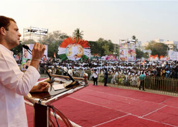 புதுச்சேரி மக்களின் எதிர்காலத்தை துணை நிலை ஆளுநர் முடிவு செய்ய முடியாது : ராகுல் காந்தி