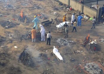 பிணங்களின் மீது ஆட்சி நடத்தும் மோடி அரசு: ஆக்ஸிஜன் உற்பத்தி ஆலை தாமத்தால் தொடரும் உயிரிழப்பு